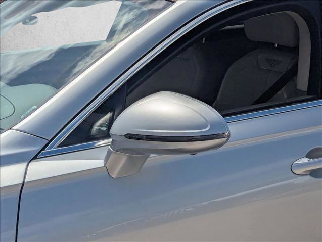 Used 2023 Bentley Flying Spur Plug-In Hybrid AWD/4WD image 14