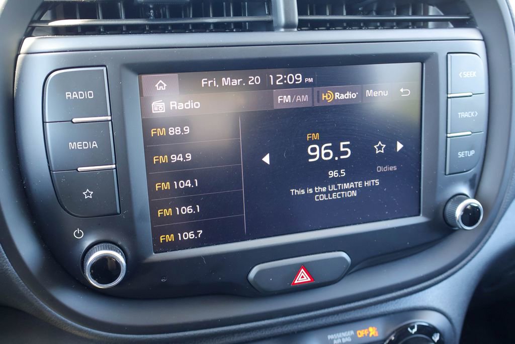 Used 2025 Kia Soul LX w/ LX Technology Package image 3