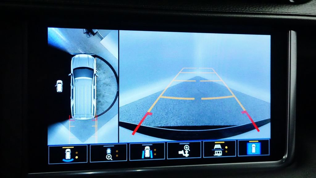 Used 2021 GMC Yukon Denali image 40