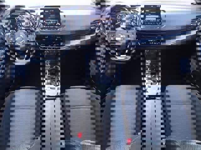 Used 2023 Nissan Rogue SV image 11