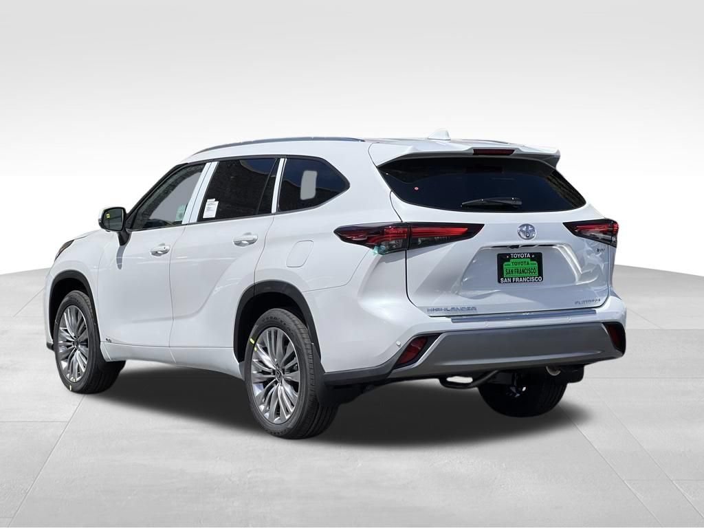 New 2026 Toyota Highlander Platinum AWD/4WD image 3