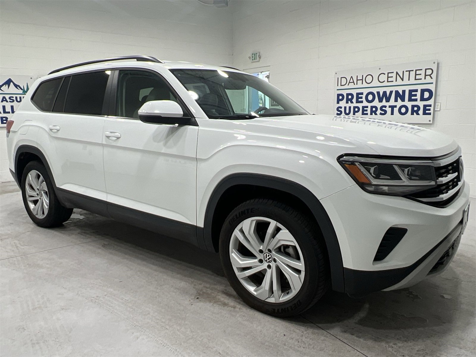 Used 2022 Volkswagen Atlas SE image 2