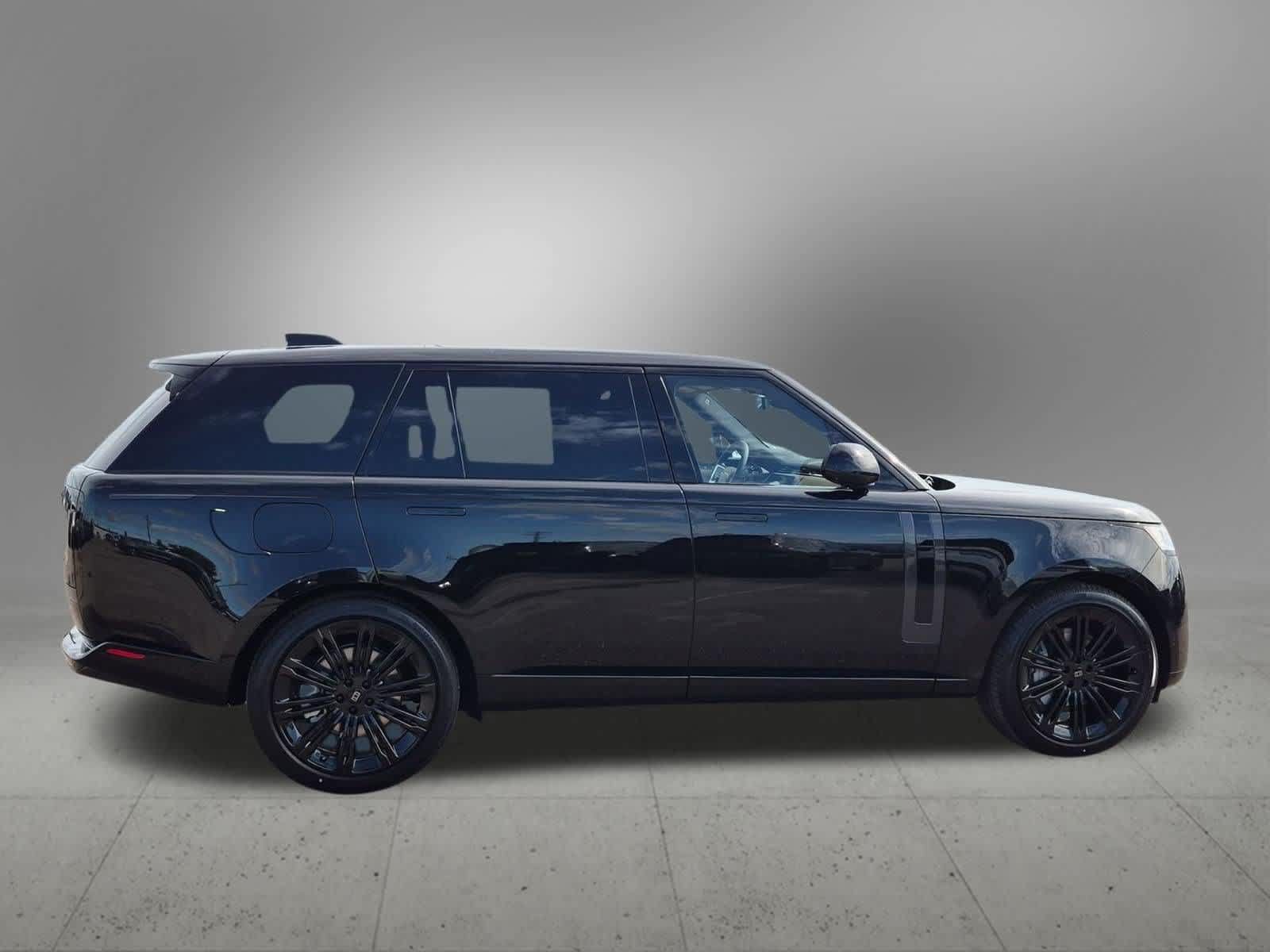 New 2027 Land Rover Range Rover Long Wheelbase SE AWD/4WD image 6