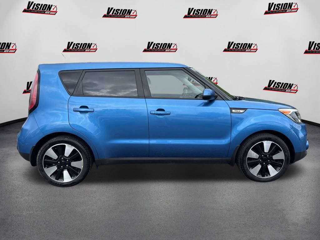 Used 2018 Kia Soul + FWD image 4
