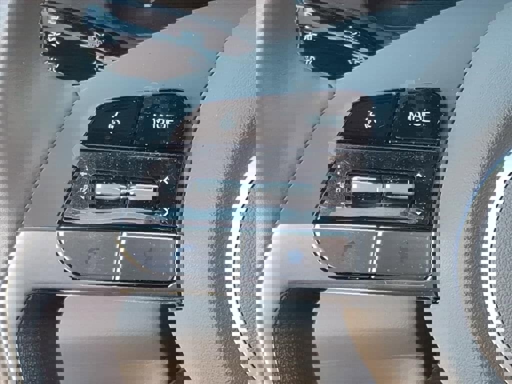 Certified 2025 Hyundai Elantra Sport image 19