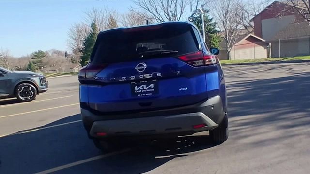 Used 2022 Nissan Rogue S image 2