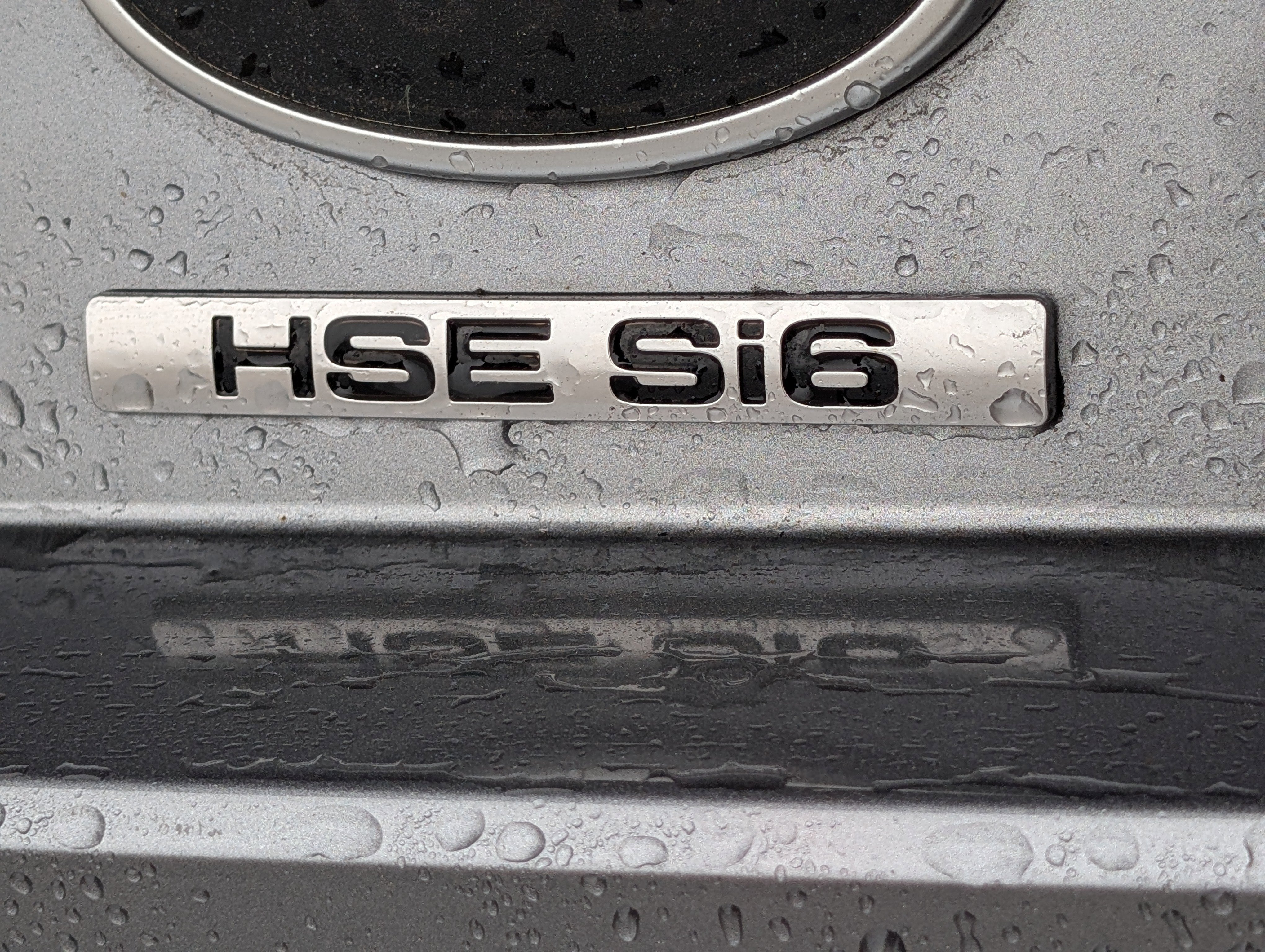 Used 2020 Land Rover Discovery HSE image 9