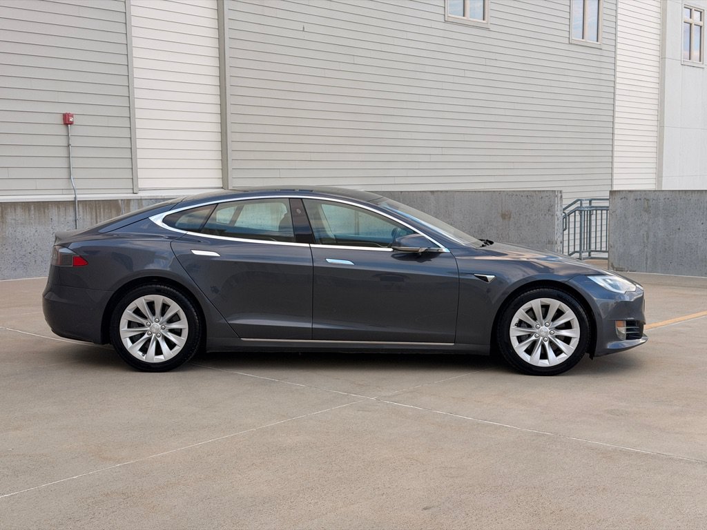 Used 2018 Tesla Model S 75D AWD/4WD image 2