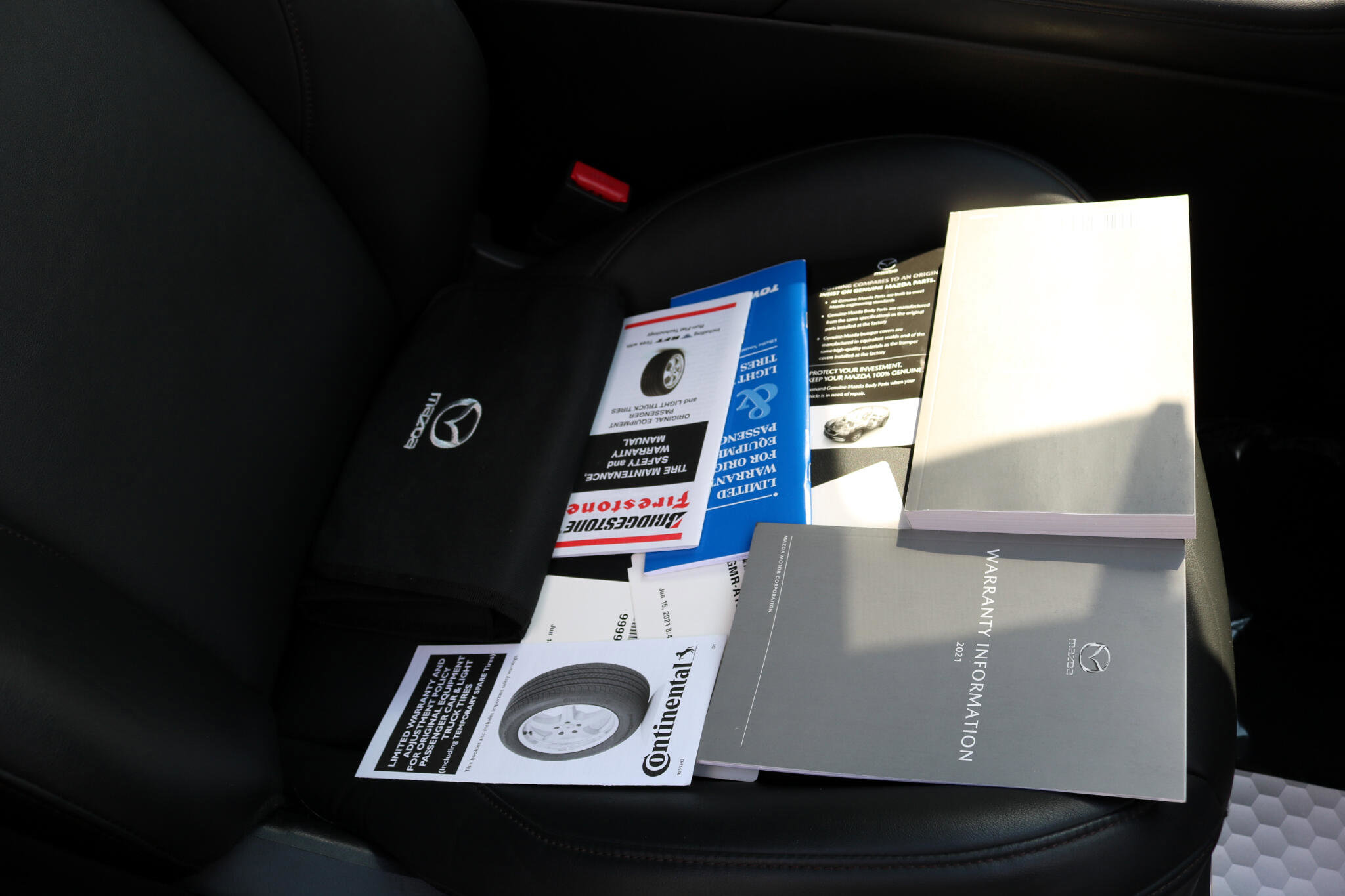 Used 2021 MAZDA MAZDA3 s image 41