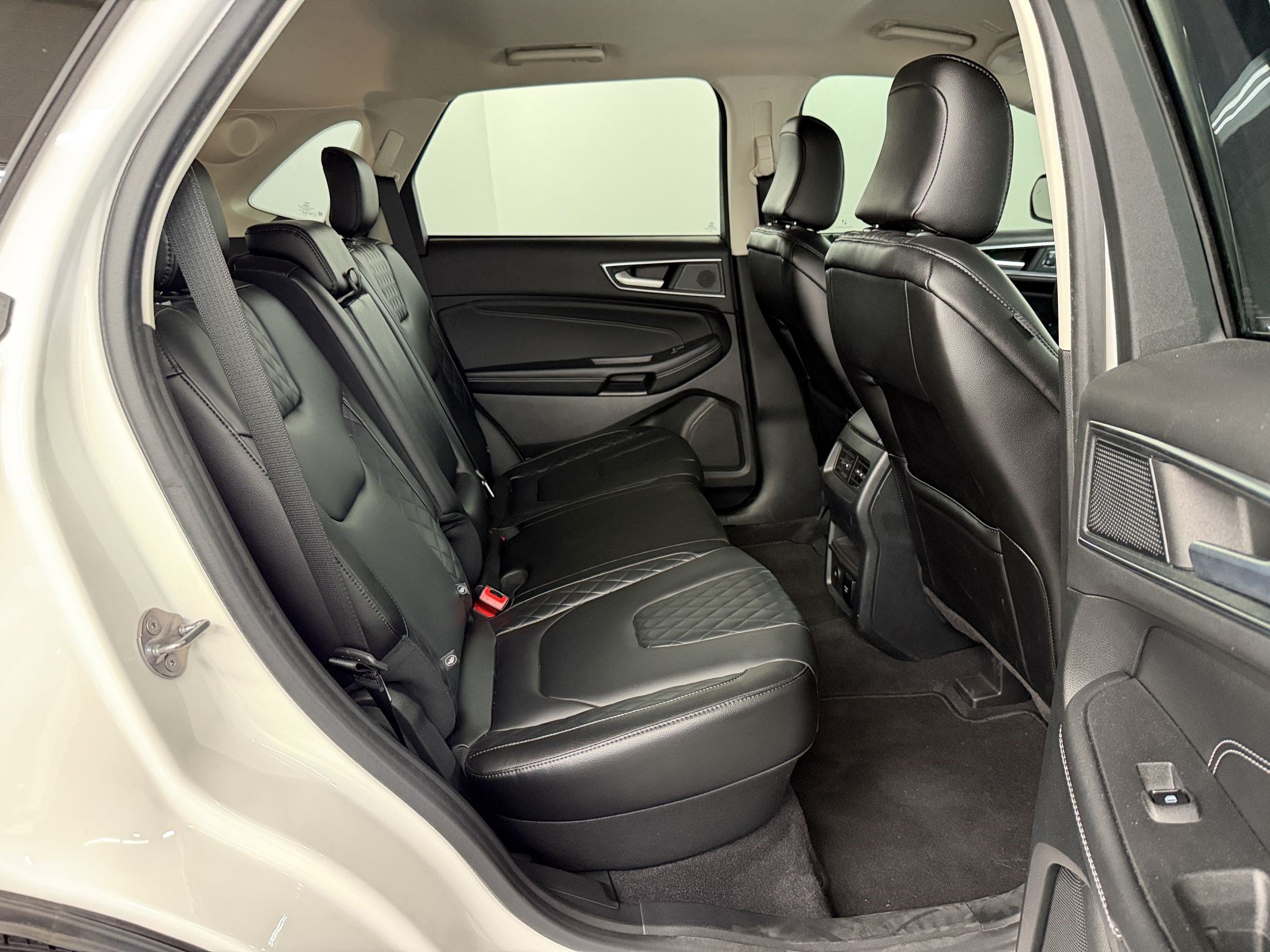 Used 2024 Ford Edge Titanium AWD/4WD image 29