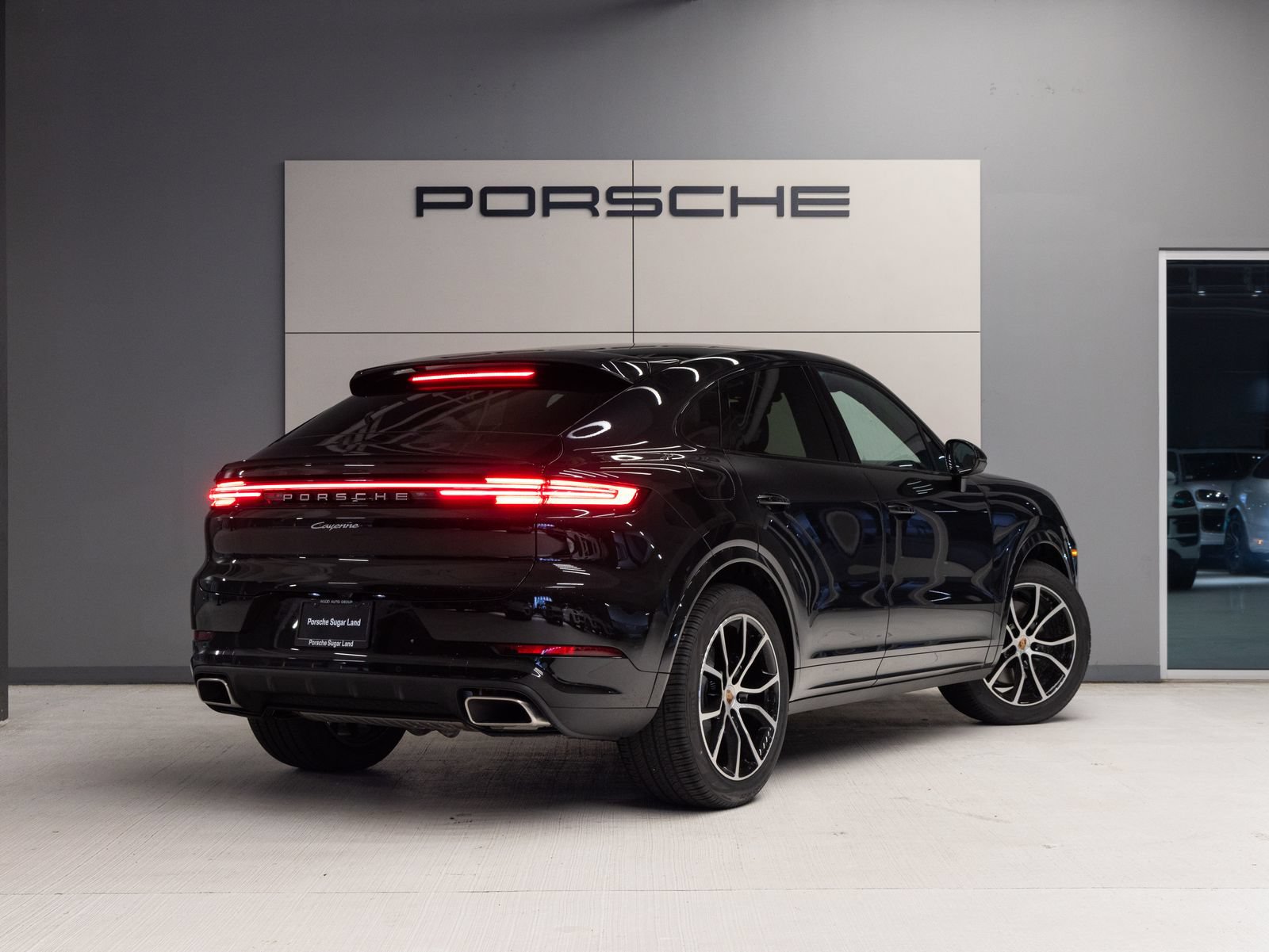 New 2026 Porsche Cayenne Coupe AWD/4WD image 7
