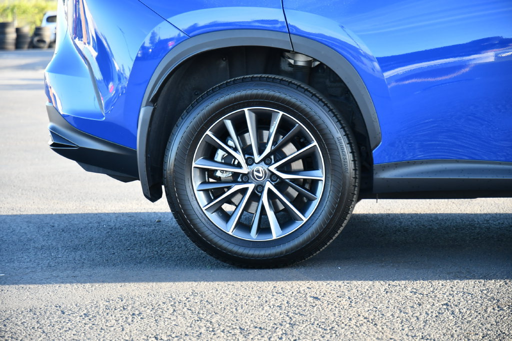 Used 2025 Lexus NX 350 AWD w/ Cold Area Package image 10
