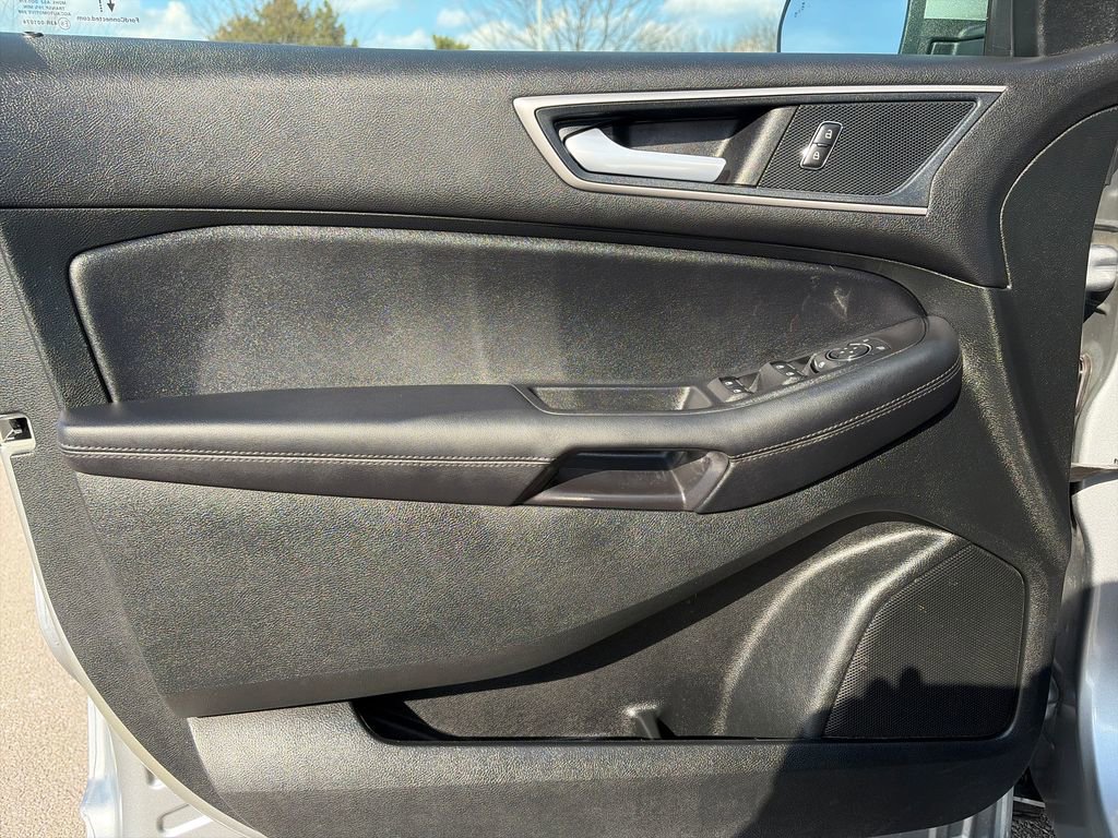 Used 2024 Ford Edge SEL w/ Convenience Package image 13