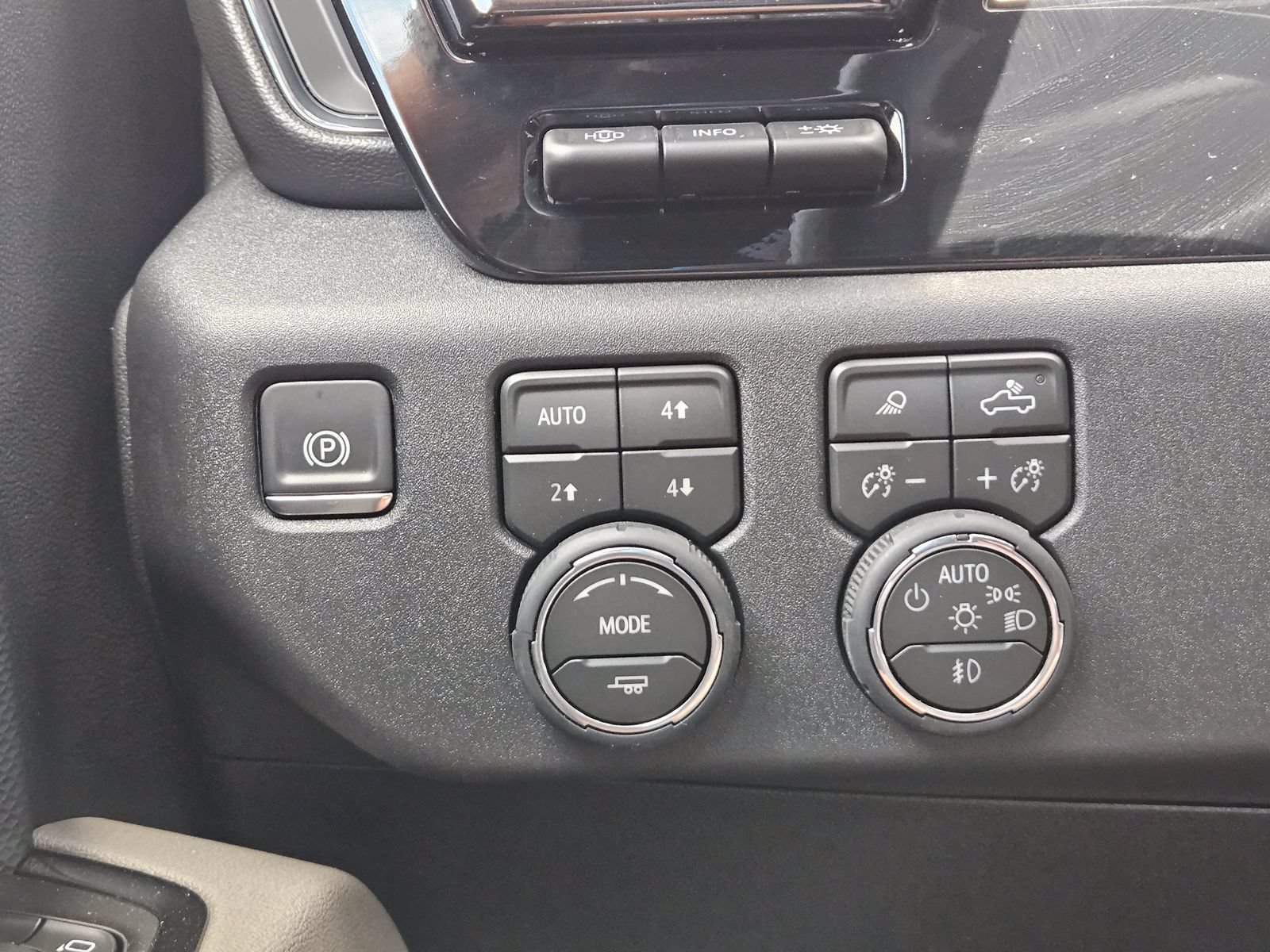 New 2026 Chevrolet Silverado 2500 ZR2 AWD/4WD image 21