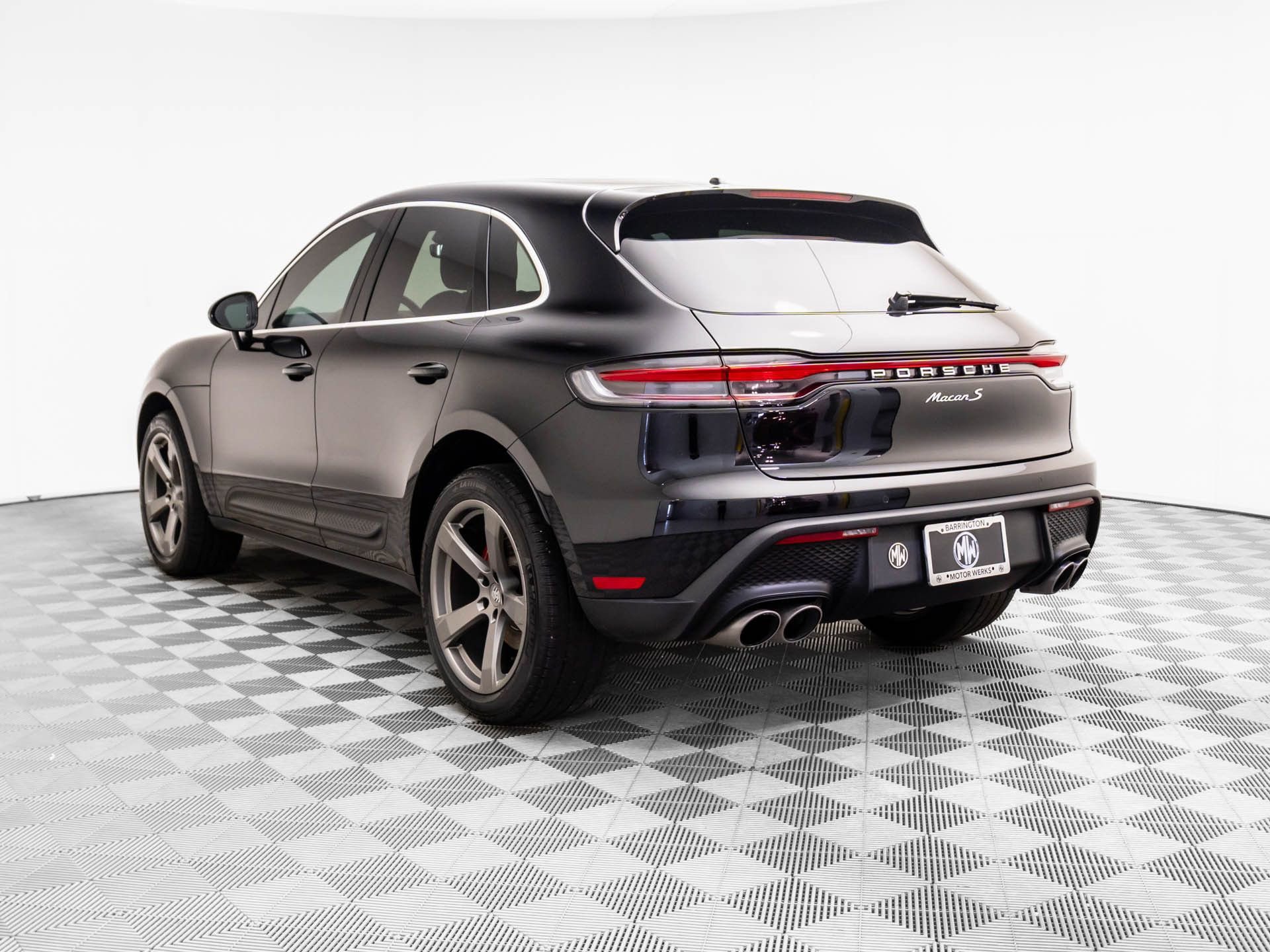 Certified 2023 Porsche Macan S image 3