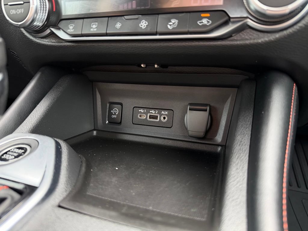 Used 2024 Nissan Sentra SR w/ SR Premium Package FWD image 21