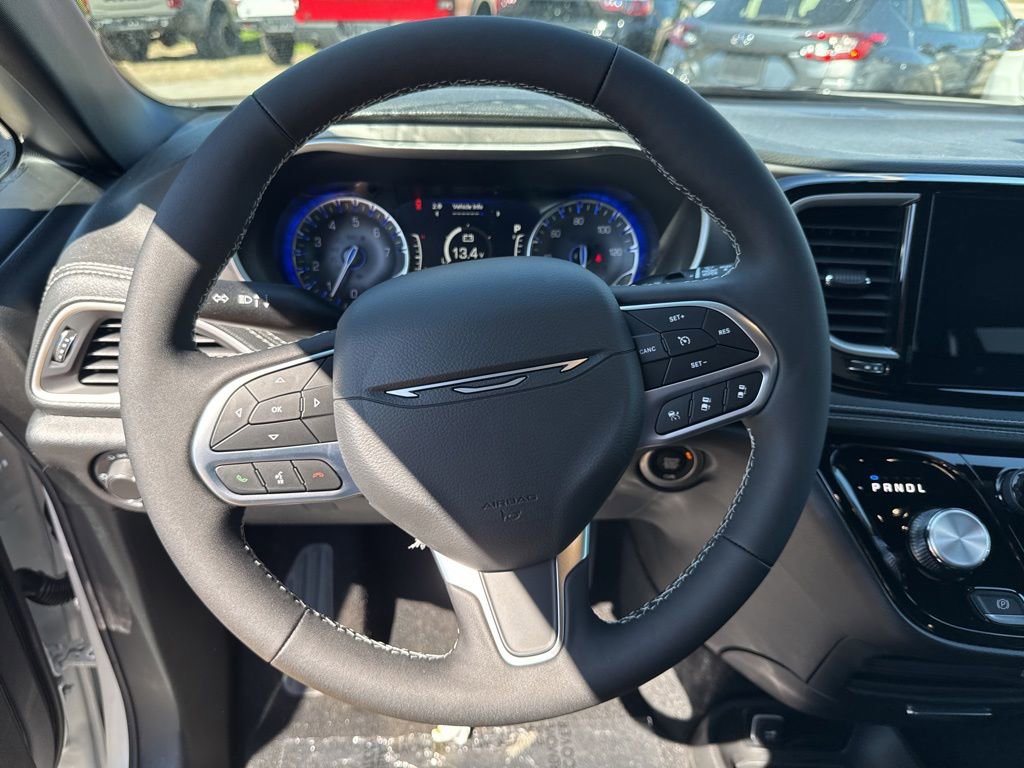 New 2027 Chrysler Pacifica Select FWD image 10