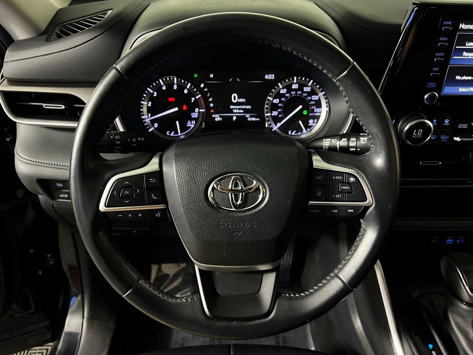 Used 2022 Toyota Highlander XLE FWD image 15