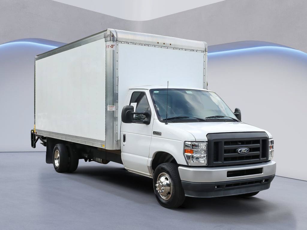 Used 2023 Ford E-450 and Econoline 450 Super Duty w/ Power Windows & Locks Group RWD image 10