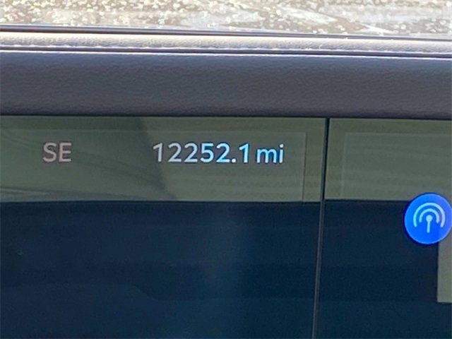 Used 2024 Lincoln Nautilus Reserve w/ Equipment Group 203A image 23