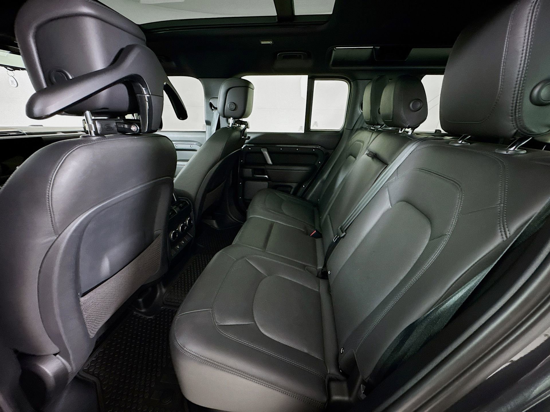 Used 2024 Land Rover Defender 110 Carpathian Edition image 26