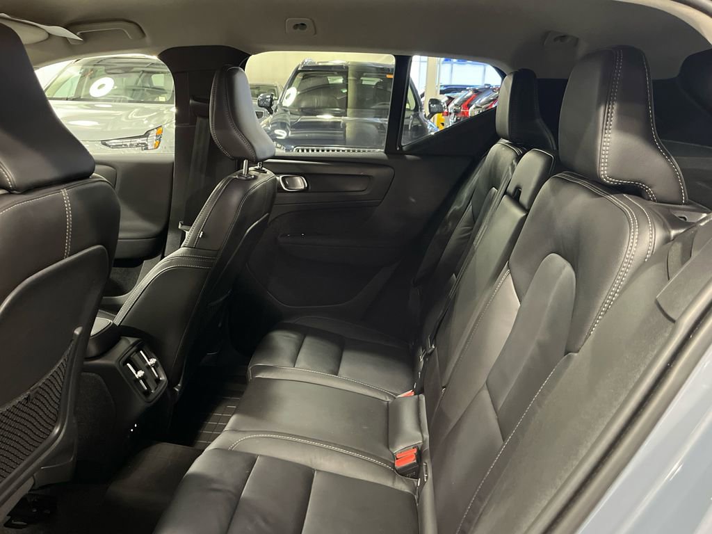 Certified 2023 Volvo XC40 B5 Core w/ Convenience Package AWD/4WD image 21