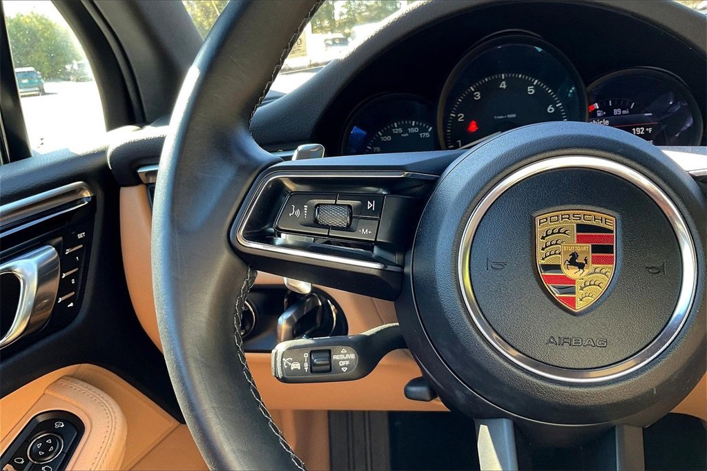 Used 2022 Porsche Macan image 11