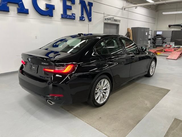Used 2023 BMW 330i xDrive Sedan w/ Driving Assistance Package AWD/4WD image 4