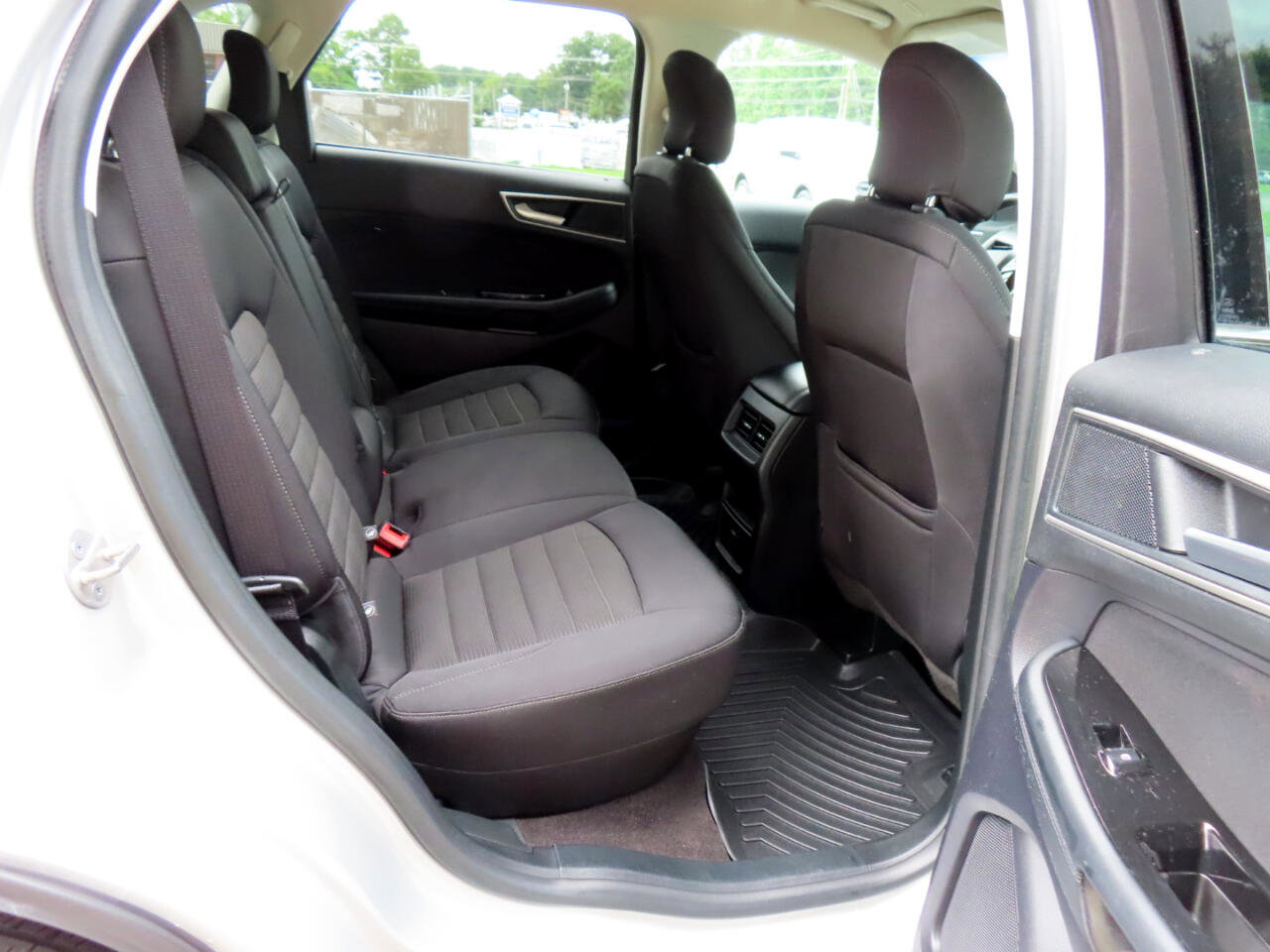 Used 2019 Ford Edge SEL image 20