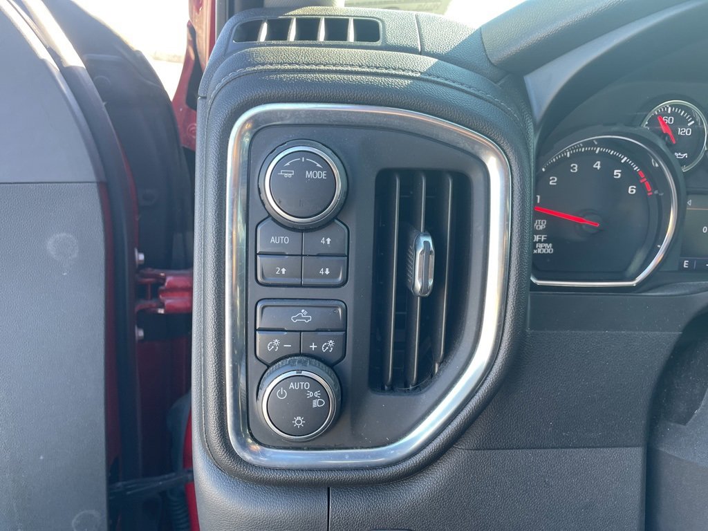 Used 2021 Chevrolet Silverado 1500 LT image 12