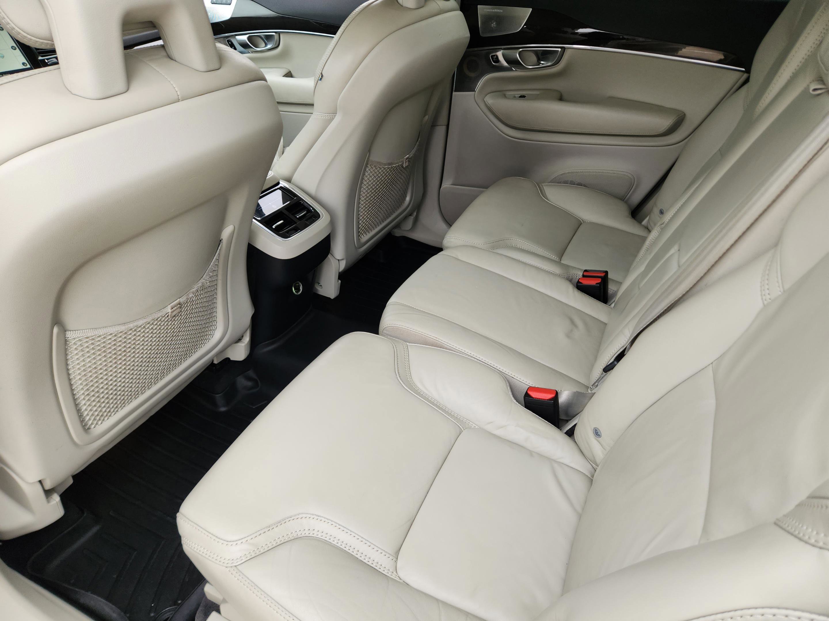 Used 2018 Volvo XC90 T6 Momentum AWD/4WD image 21