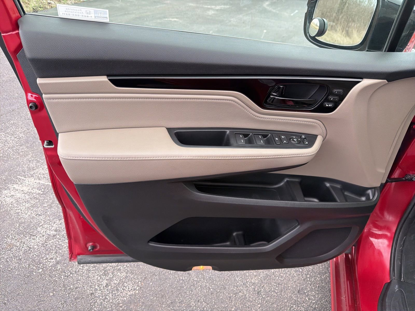 Used 2023 Honda Odyssey Elite image 11