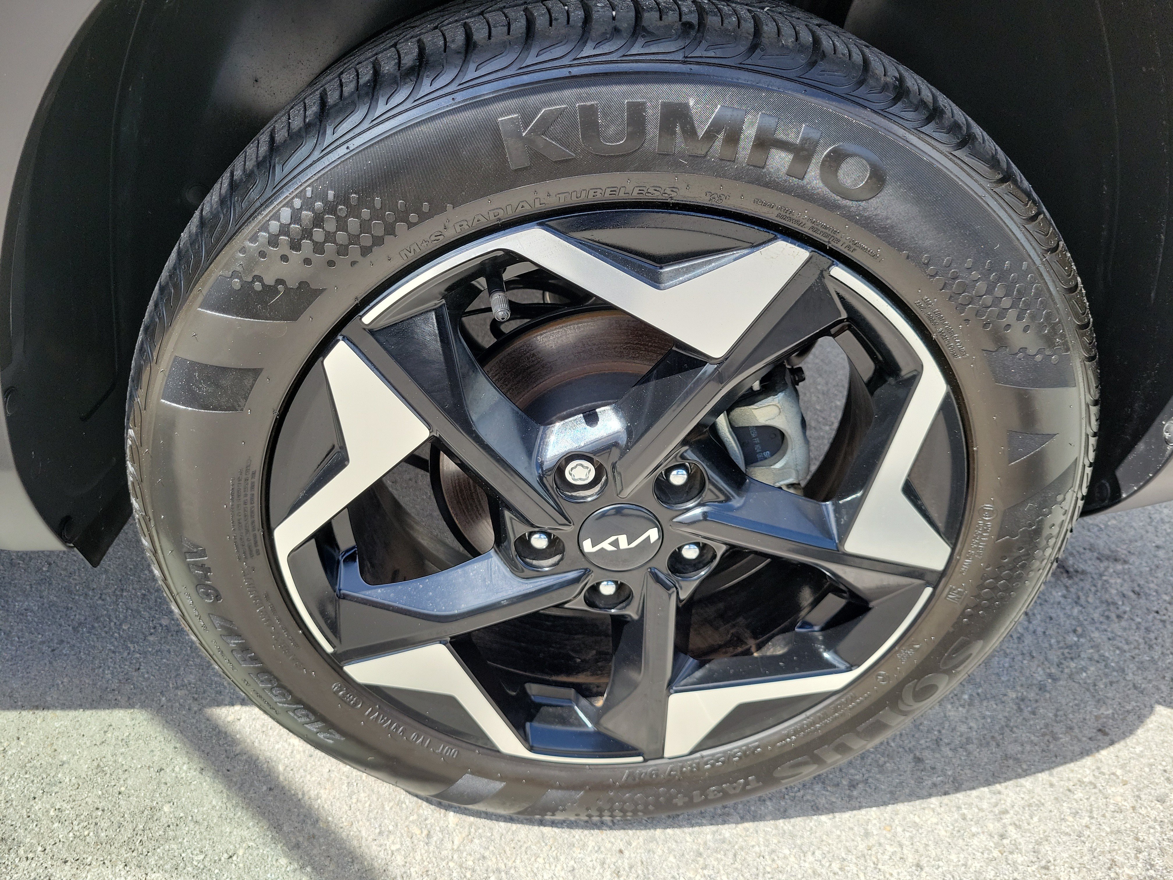 Used 2025 Kia Seltos S FWD image 27