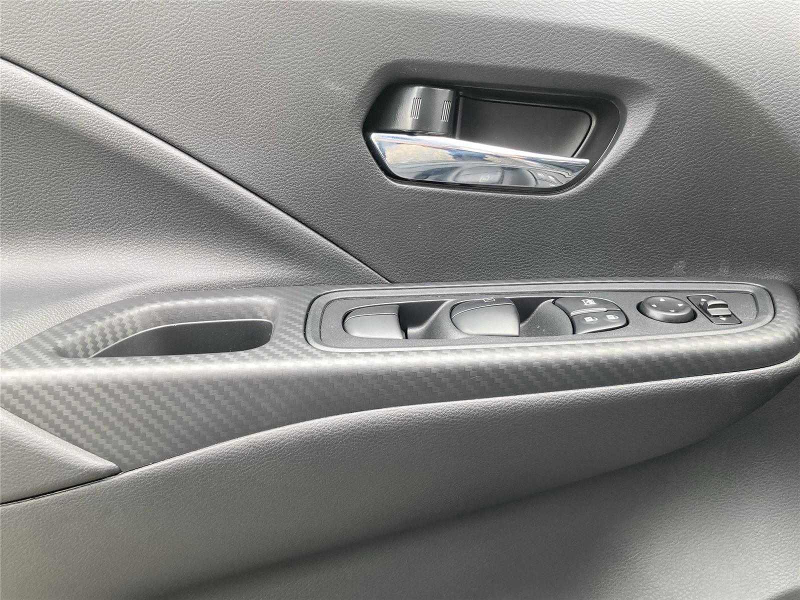 New 2025 Nissan Versa SV image 30