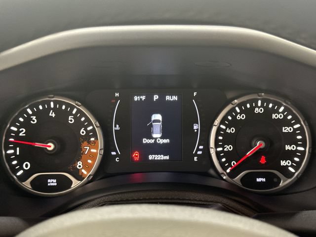 Used 2018 Jeep Renegade Latitude FWD image 11