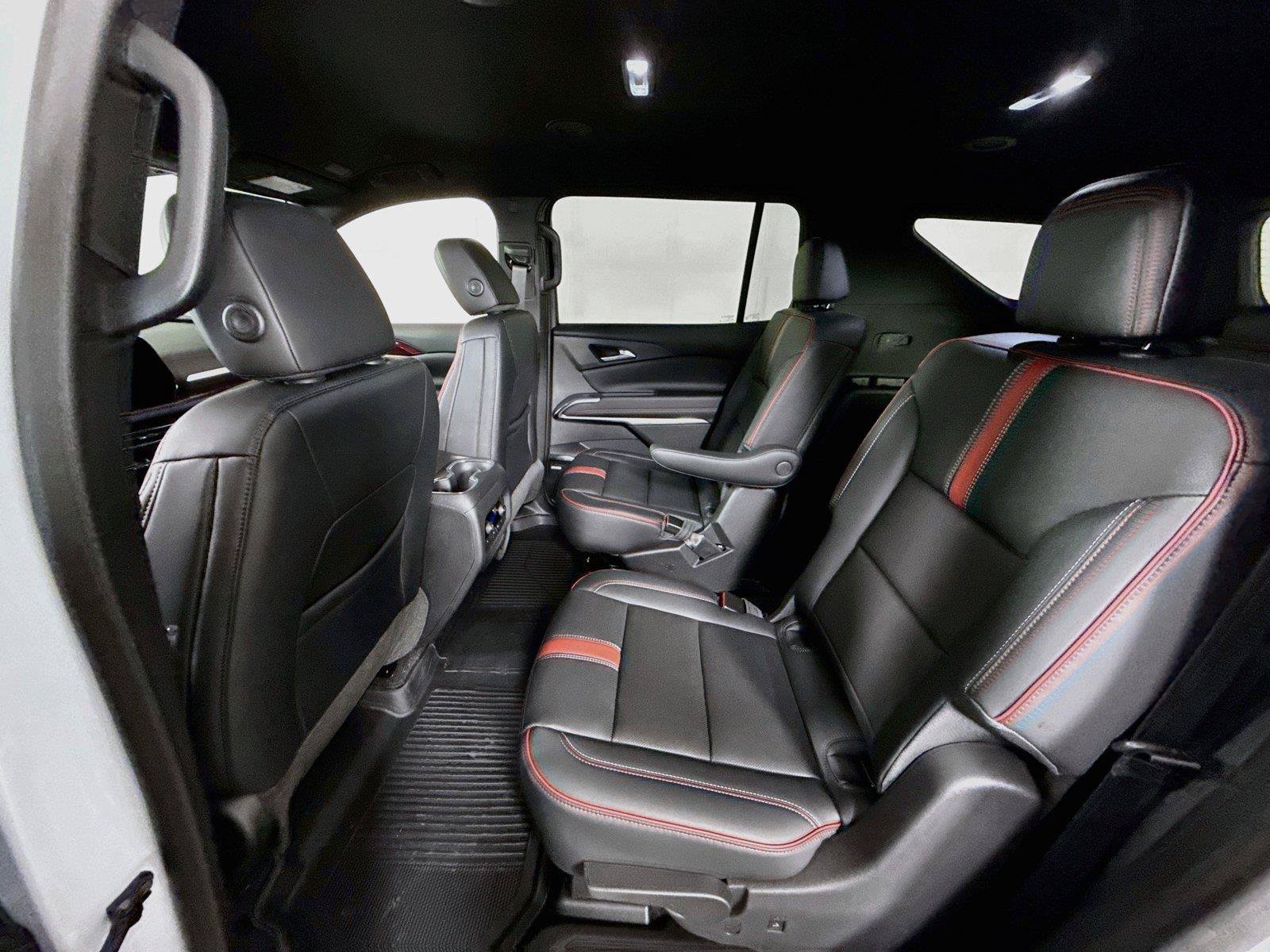 New 2027 Chevrolet Traverse RS w/ LPO, Floor Liner Package AWD/4WD image 18