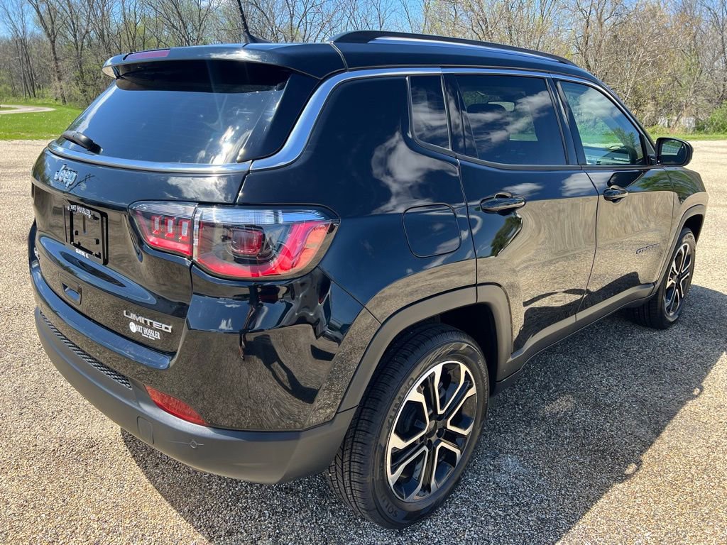Used 2022 Jeep Compass Limited AWD/4WD image 7