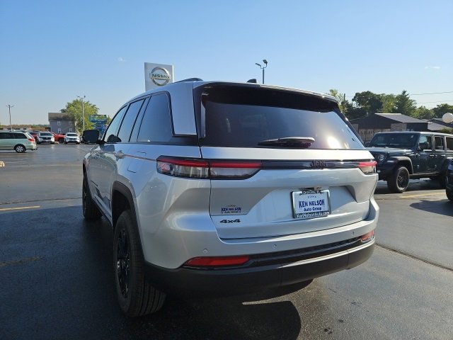 New 2025 Jeep Grand Cherokee Altitude image 7
