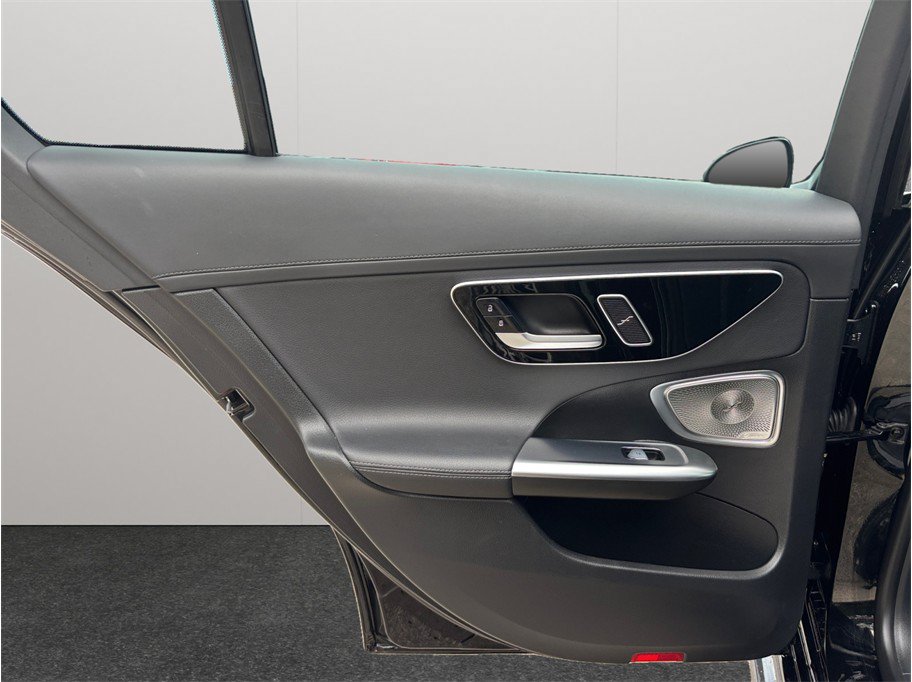 Used 2024 Mercedes-Benz C 300 Sedan image 41