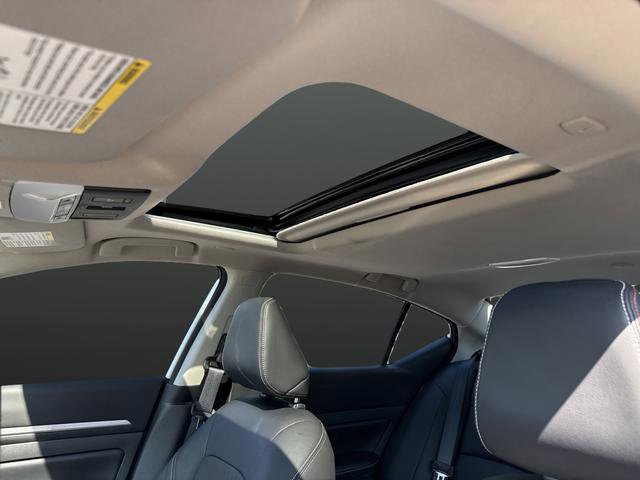 Used 2024 Nissan Altima 2.0 SR image 7