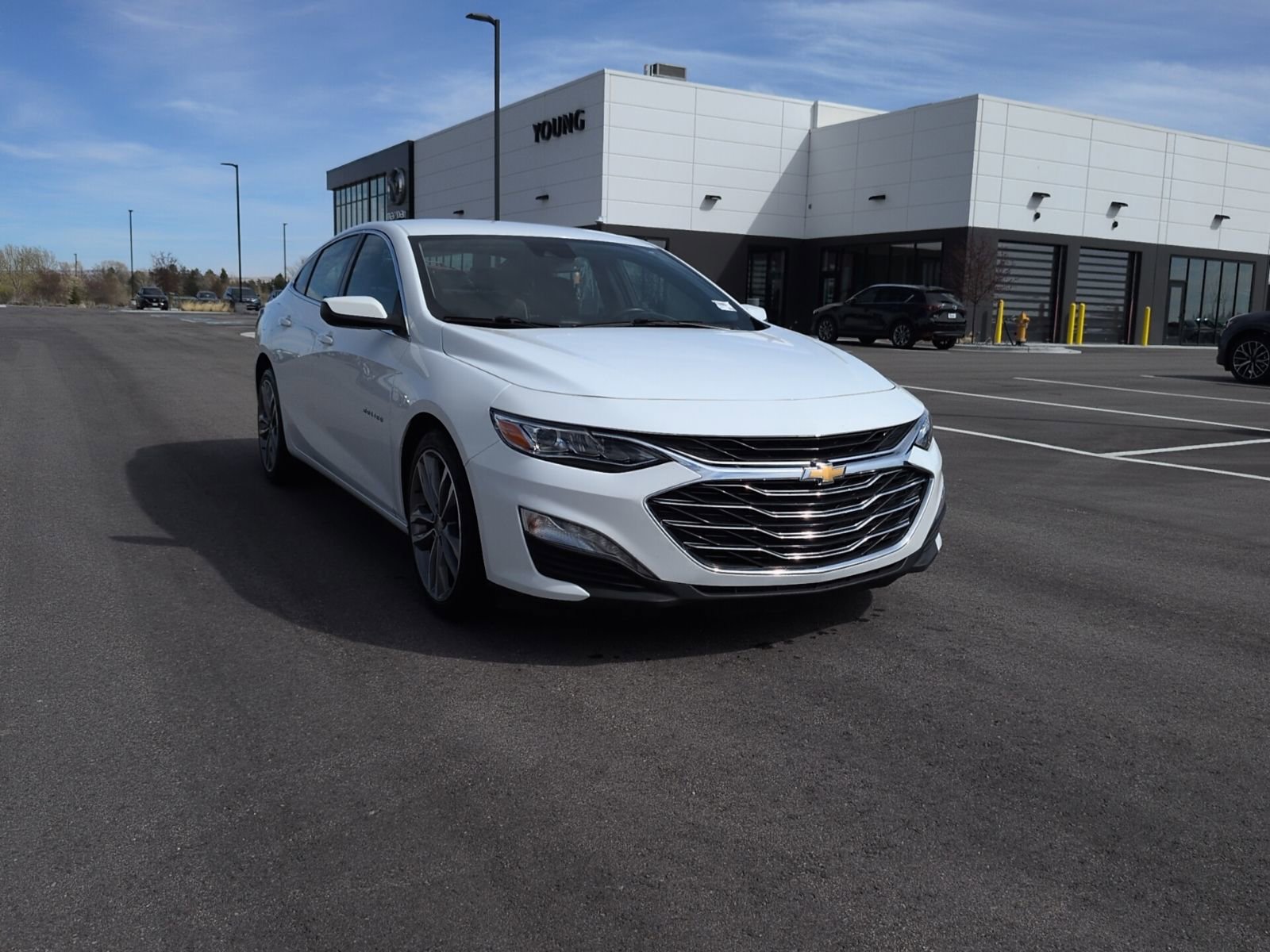 Used 2024 Chevrolet Malibu LT FWD image 1