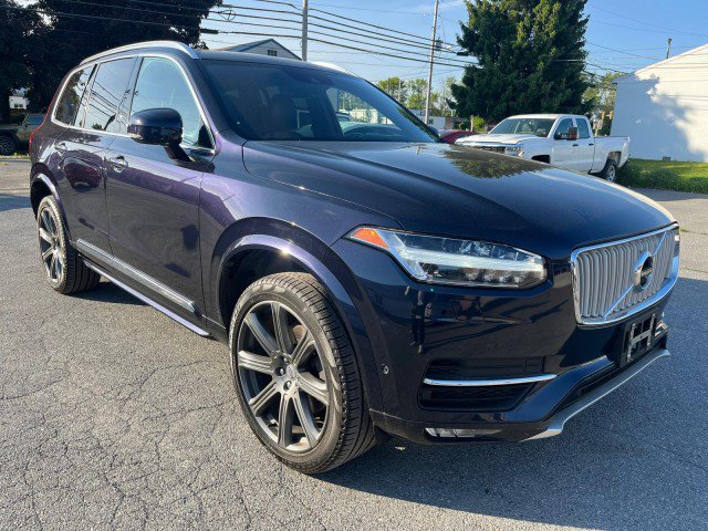 Used 2017 Volvo XC90 T6 Inscription w/ Vision Package AWD/4WD image 2