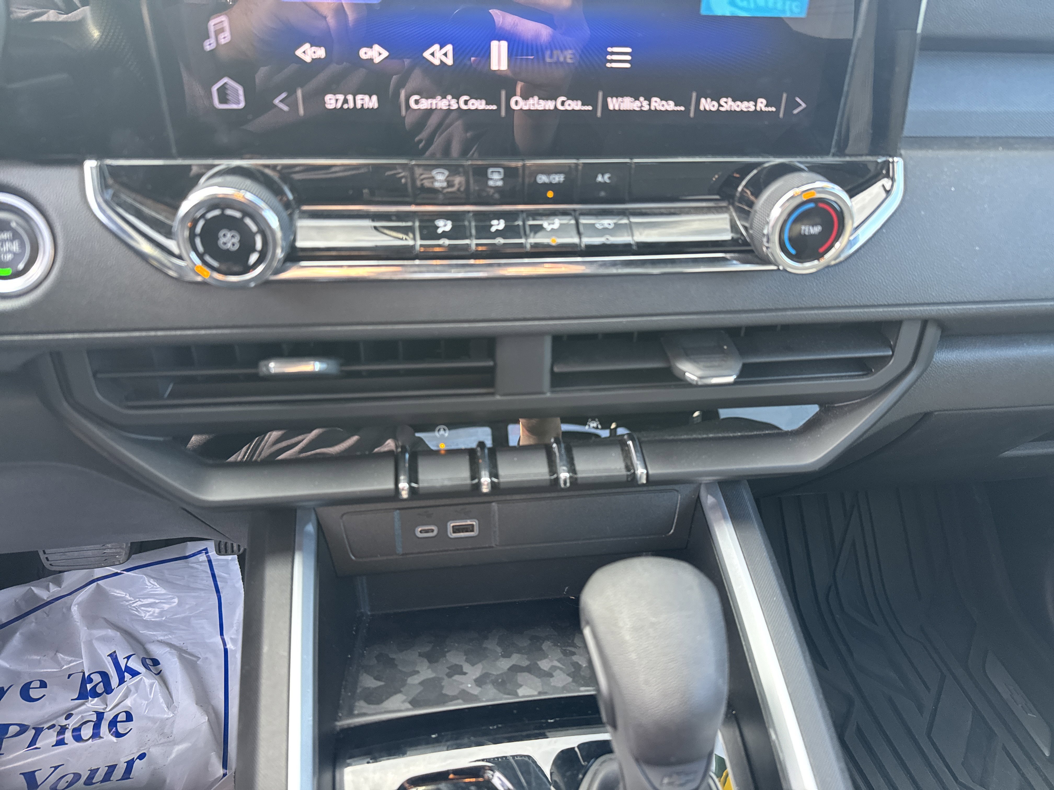 Used 2023 Chevrolet Colorado Trail Boss w/ Technology Package image 25