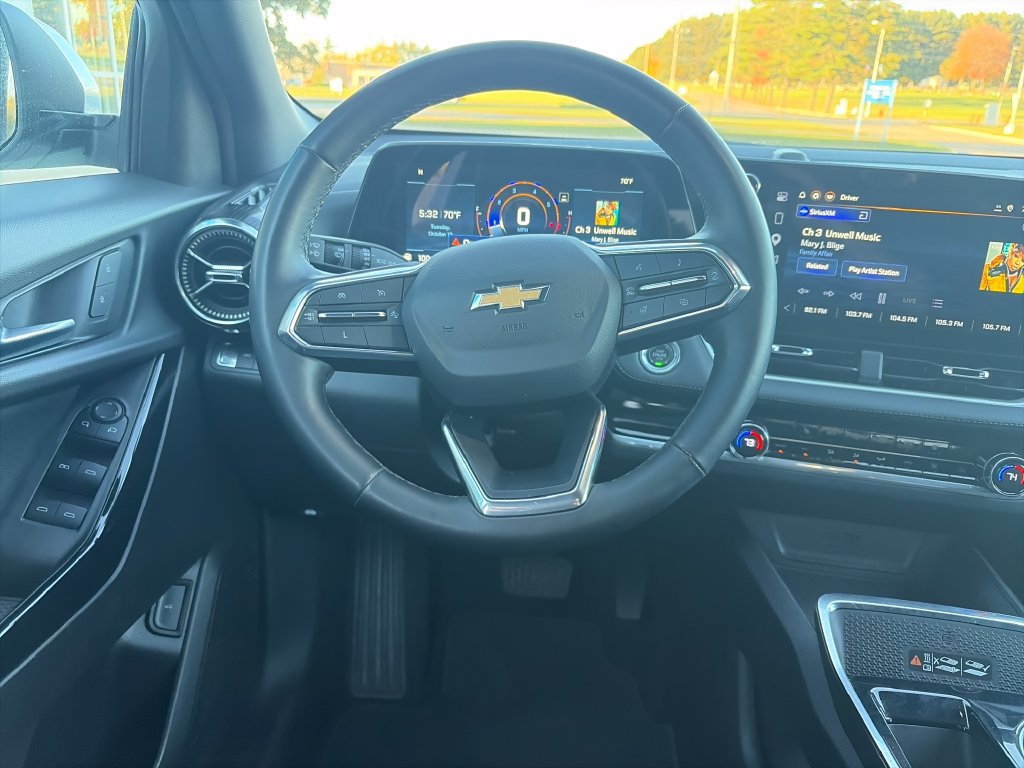 Used 2025 Chevrolet Equinox LT w/ Convenience Package II AWD/4WD image 13