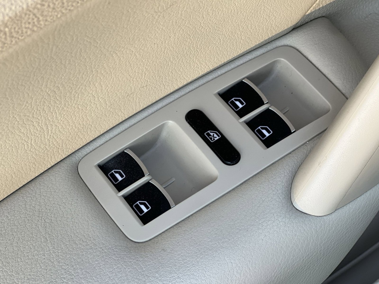 Used 2013 Volkswagen Passat 2.5 SE image 13