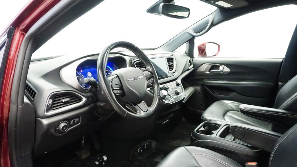 Certified 2020 Chrysler Pacifica Touring-L w/ Advanced Safetytec Group image 26