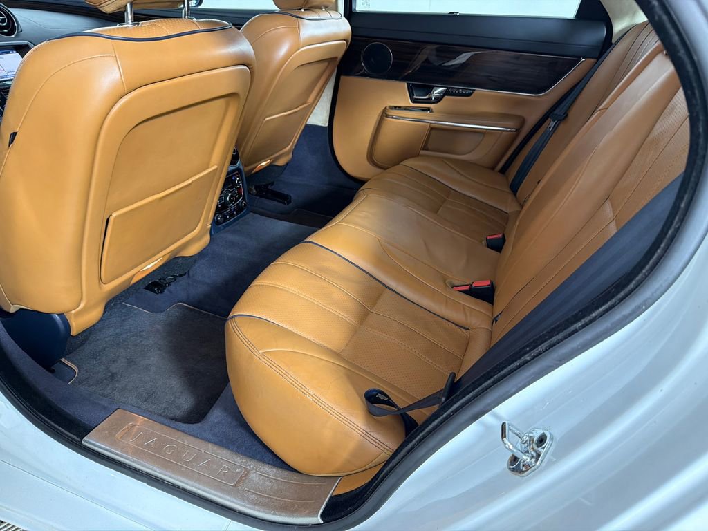 Used 2012 Jaguar XJ L image 23