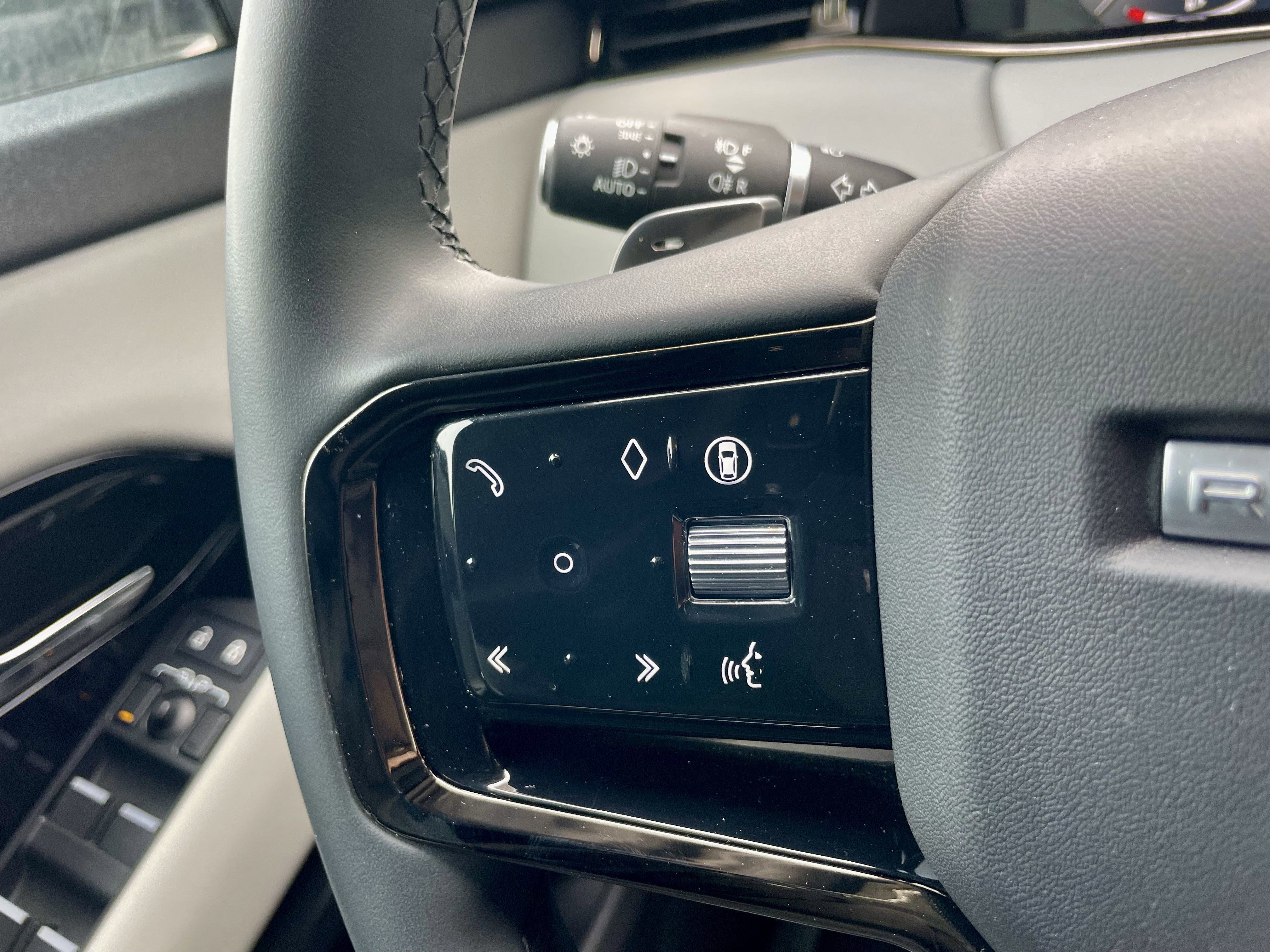 Certified 2024 Land Rover Range Rover Evoque S image 23