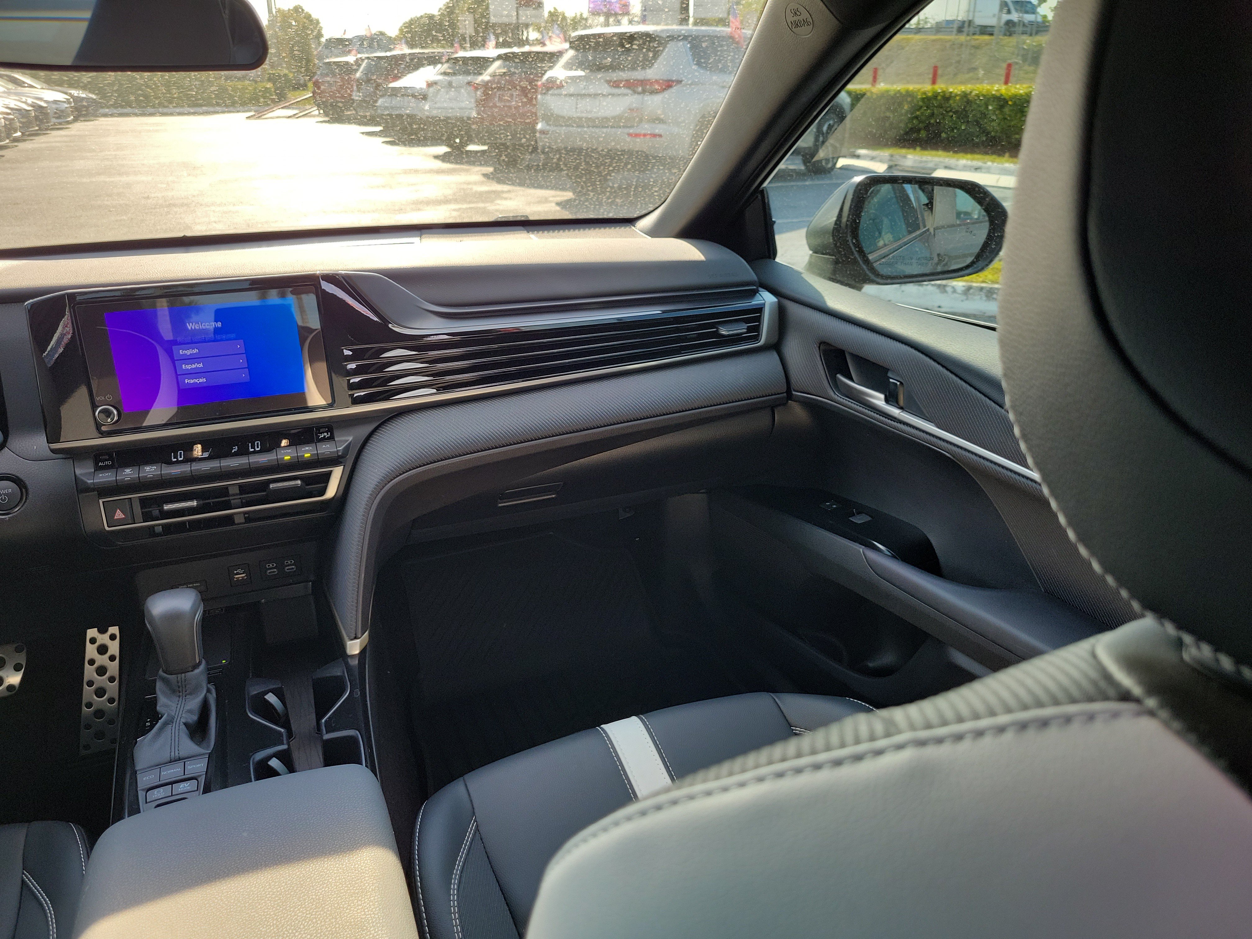 Used 2026 Toyota Camry SE FWD image 17