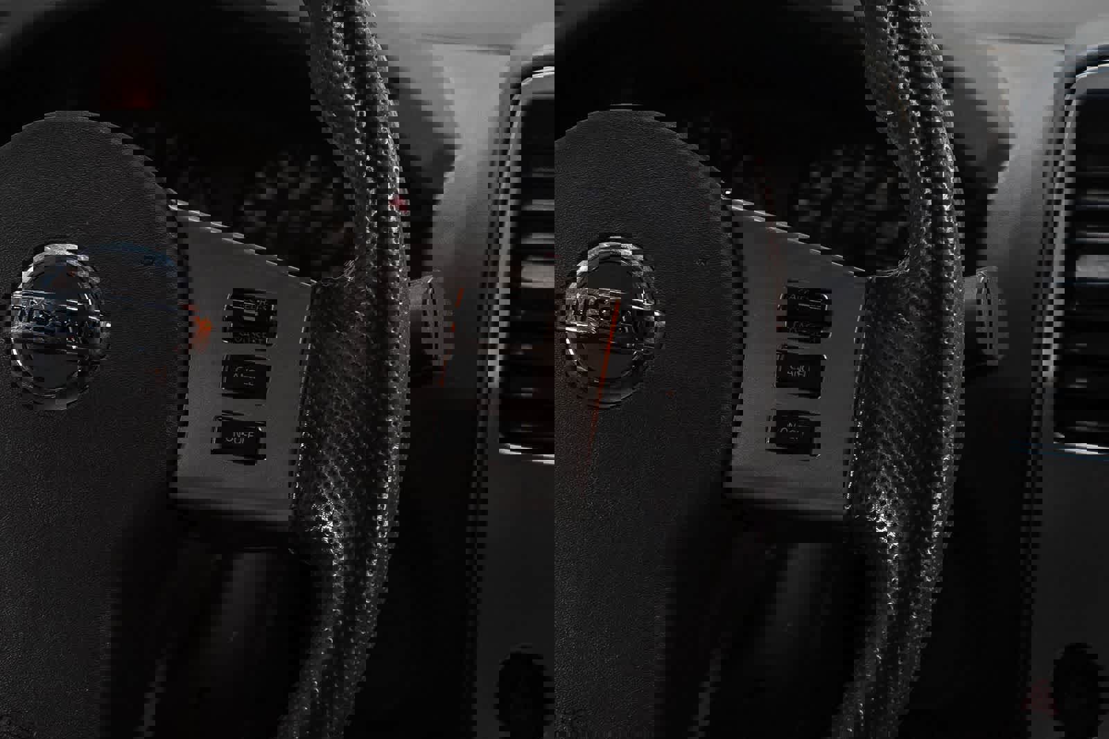 Used 2020 Nissan Frontier SV w/ Midnight Edition Floor Mats image 17